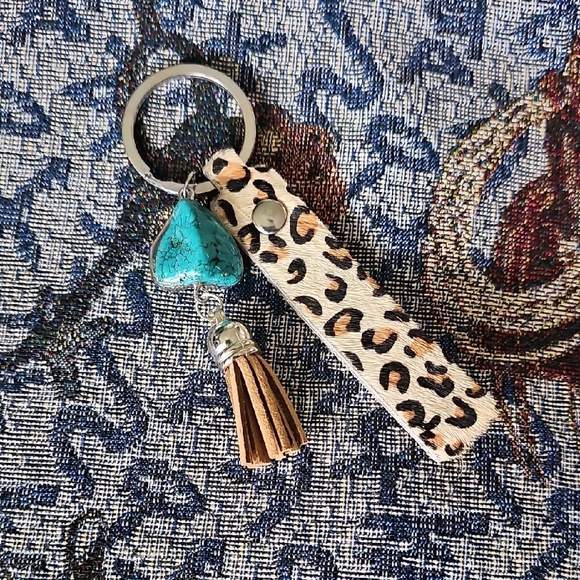 Leopard Print Keychain with Turquoise Charm - Picture 1 of 1